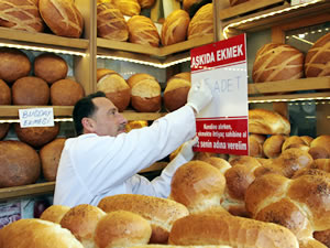 ‘Askıda ekmek’ uygulaması devam ediyor
