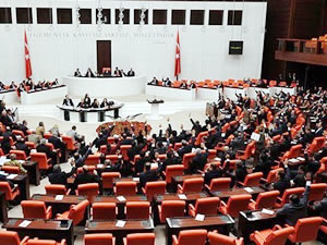 Milletvekilleri, kendi çıkardıkları yasağa uyamadı!