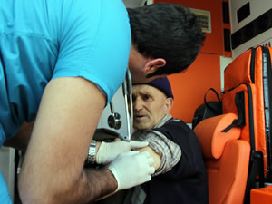 Yaşlı adama çarpan sürücü kaçmak istedi