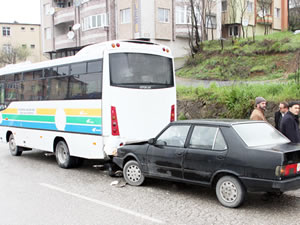 Yeşiltepe-Kepez Yolu’nda kaza: 2 kişi yaralandı