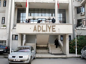 12 yaşındaki kızını evlendiren babaya hapis cezası!