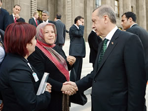 Şehit annesi Ayşe Aydın Başbakan Erdoğan’la görüştü