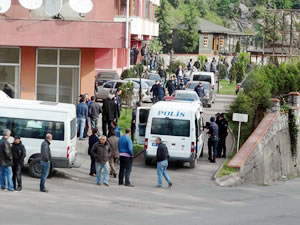 Emekli albay ve kamu görevlileri de gözaltında