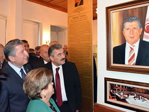 Toptan’ın armağanlarının yer aldığı sergi açıldı