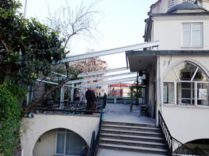 Bozhane Camii avlusunun üzeri kapatılıyor
