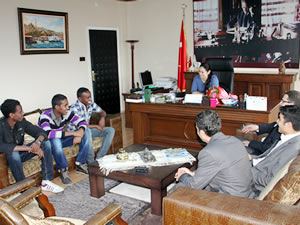 Somalili öğrencilerden Anneler Günü sürprizi