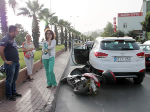 Motosiklet sürücüsü yaralandı