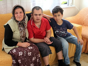 Lise öğrencisi ilik nakli için yardım bekliyor