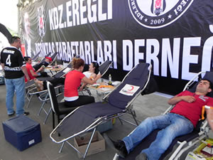 Beşiktaş taraftarlarından kan bağışı kampanyası