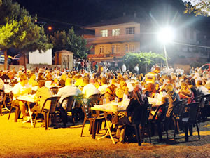 Mahalle iftarlarına Topçalı ve Hamzafakıhlı’da devam edildi