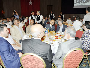 AK Partililer iftarda buluştu