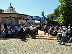 Belediye, arife gn be mezarlkta mevlit okuttu