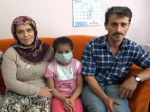 Kızına böbreğini verdi, çifte bayram yaşadılar