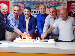 AK Parti’den 12. kuruluş yıldönümü kutlaması