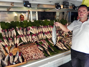 Av yasağı bitti, balık tezgahları şenlendi
