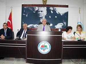 Meclis toplantısı yine gergin geçti
