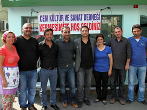 Yeni kurulan dernekleri için kermes düzenlediler