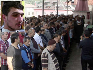 Göçük altında kalan madenci son yolculuğuna uğurlandı