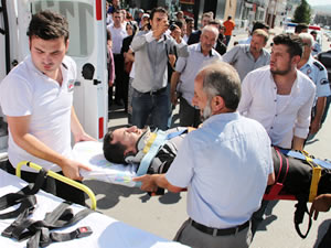Otomobille motosiklet çarpıştı: 1 kişi yaralandı