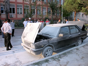 Hastane otoparkındaki otomobilde yangın!