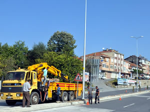 Akçakoca-Ereğli yolunda aydınlatma çalışması