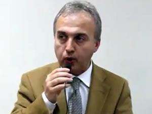 “Hala çıkıp kürsülerden, yerel yöneticilikten söz ediyorlar”