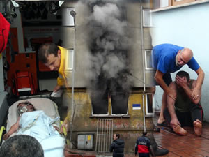 Zonguldakta yangn: Anne ve olunu itfaiye erleri kurtard