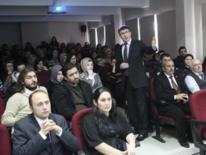 Fakülte öğrencilerine madde bağımlılığı ve siber suçlar konferansı