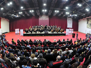 stanbul Devlet Senfoni Orkestras BEܒde konser verdi