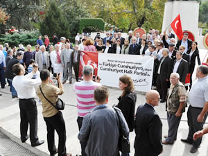 “Ulusal bayramların kutlanması engellenemez”