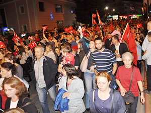 Cumhuriyet Yürüyüşü insan seline dönüştü!