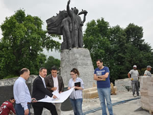 Atatürk Anıtı ve çevresinde yenileme çalışması