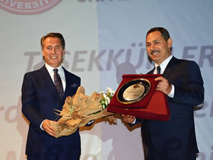 “Meme Kanserinde Yeni Yaklaşımlar” konulu konferans düzenlendi