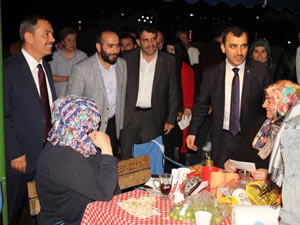 AK Parti Aday olakolu ve Belediye Bakan Uysal, seimler iin destek istedi