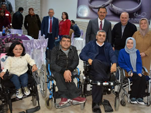 Belediye Bakan Uysal, engelliler ve aileleriyle bir araya geldi