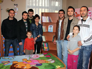 Üniversite öğrencileri üç eve kütüphane kurdu