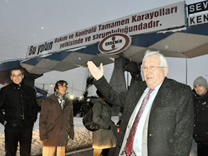 Posbıyık: Bu afişi asla kaldırmayız