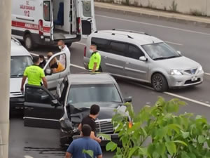 İki otomobilin çarpıştığı kazada 1 kişi yaralandı