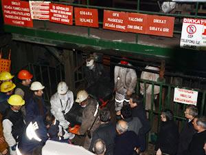 Göçük altından iki işçinin cansız bedenleri çıkarıldı