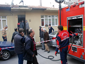 Bir izmarit az kalsın binayı yakıyordu