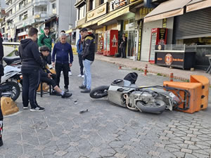 İki motosikletin kafa kafaya çarpıştığı kazada 1 kişi yaralandı